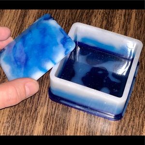 BeachTiff Blue & White Resin Box